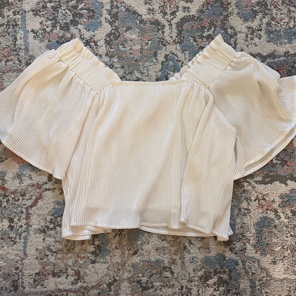 QUEEN OF SPARKLES Cream Puff Sleeve Ruffled Blouse